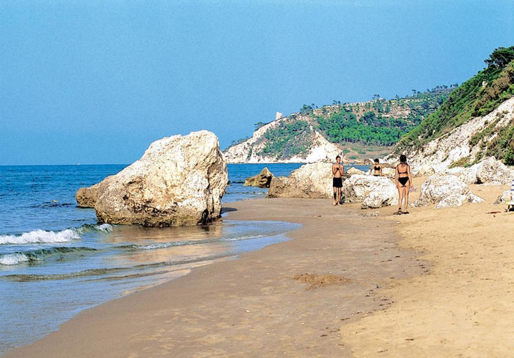 Camping Villaggio Internazionale San Menaio Exterior foto